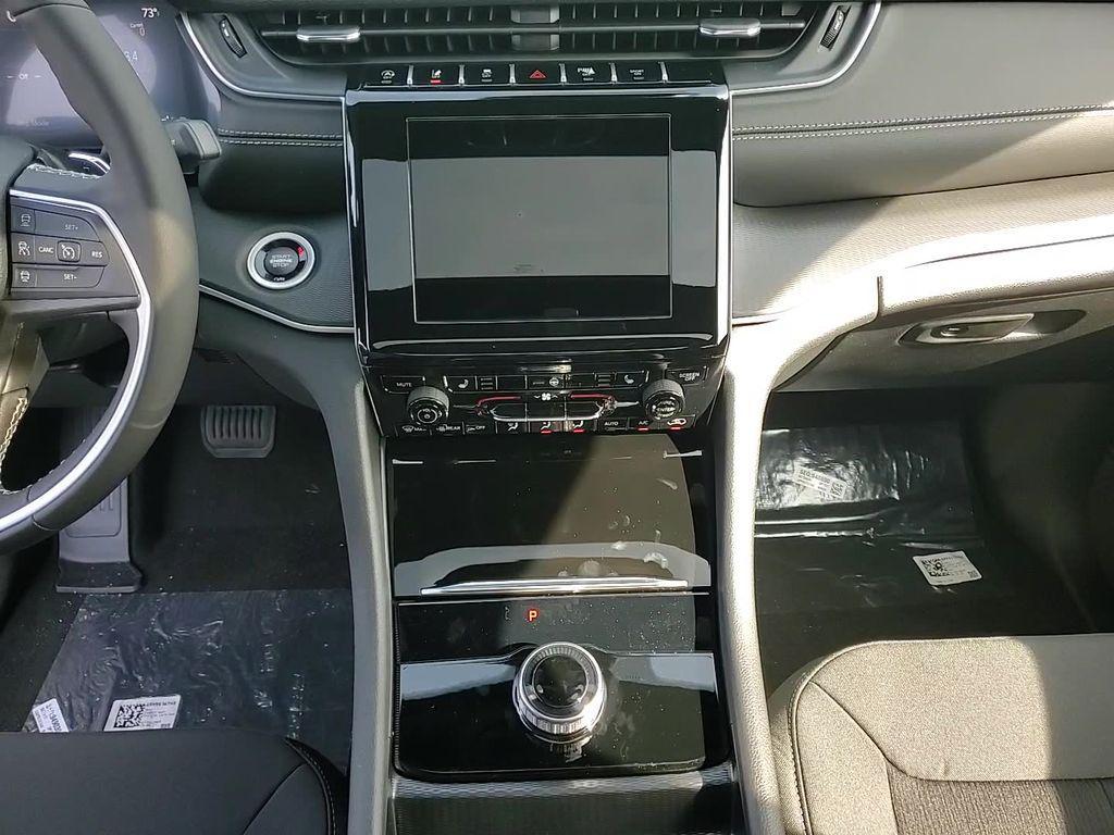 new 2025 Jeep Grand Cherokee L car, priced at $38,675