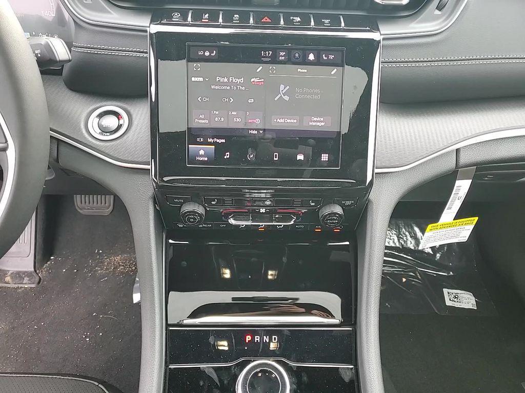 new 2025 Jeep Grand Cherokee car, priced at $42,791