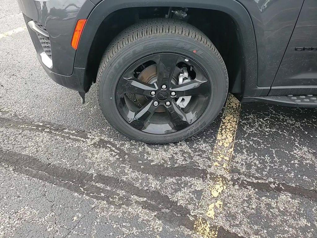 new 2025 Jeep Grand Cherokee car, priced at $42,791