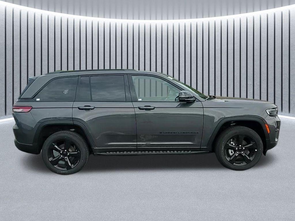 new 2025 Jeep Grand Cherokee car, priced at $42,791