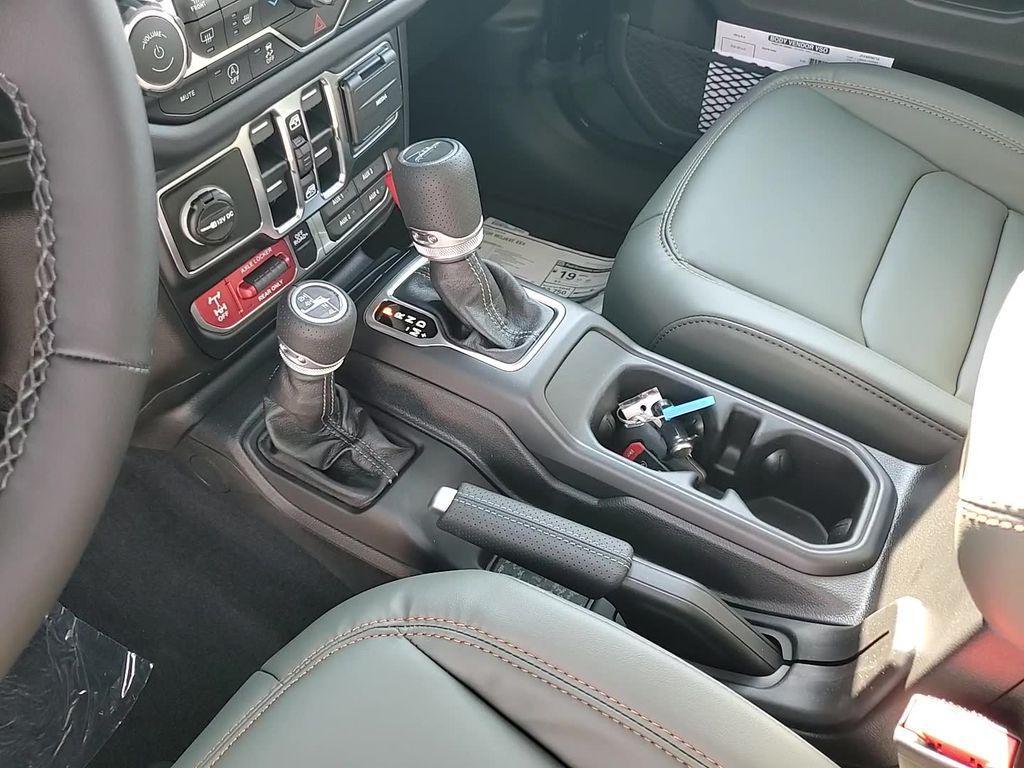 new 2025 Jeep Gladiator car, priced at $55,149