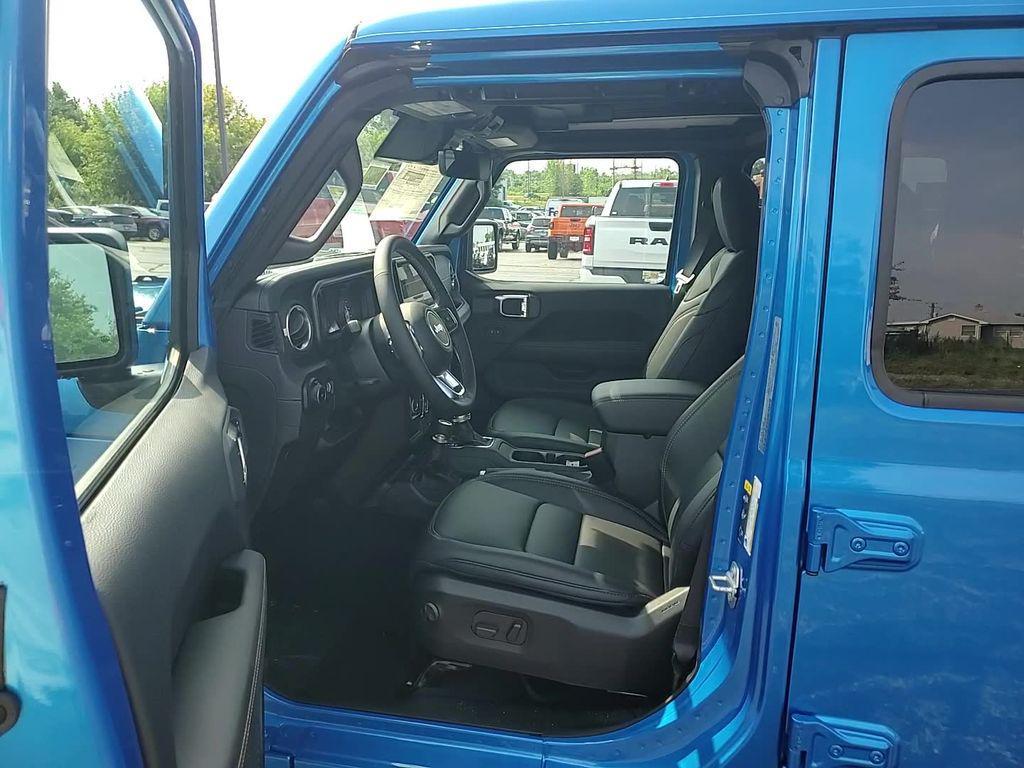 new 2025 Jeep Wrangler car, priced at $53,852