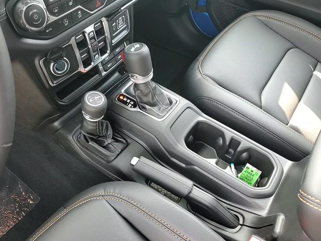 new 2025 Jeep Wrangler car, priced at $53,852