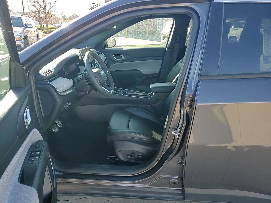new 2024 Jeep Compass car, priced at $27,504