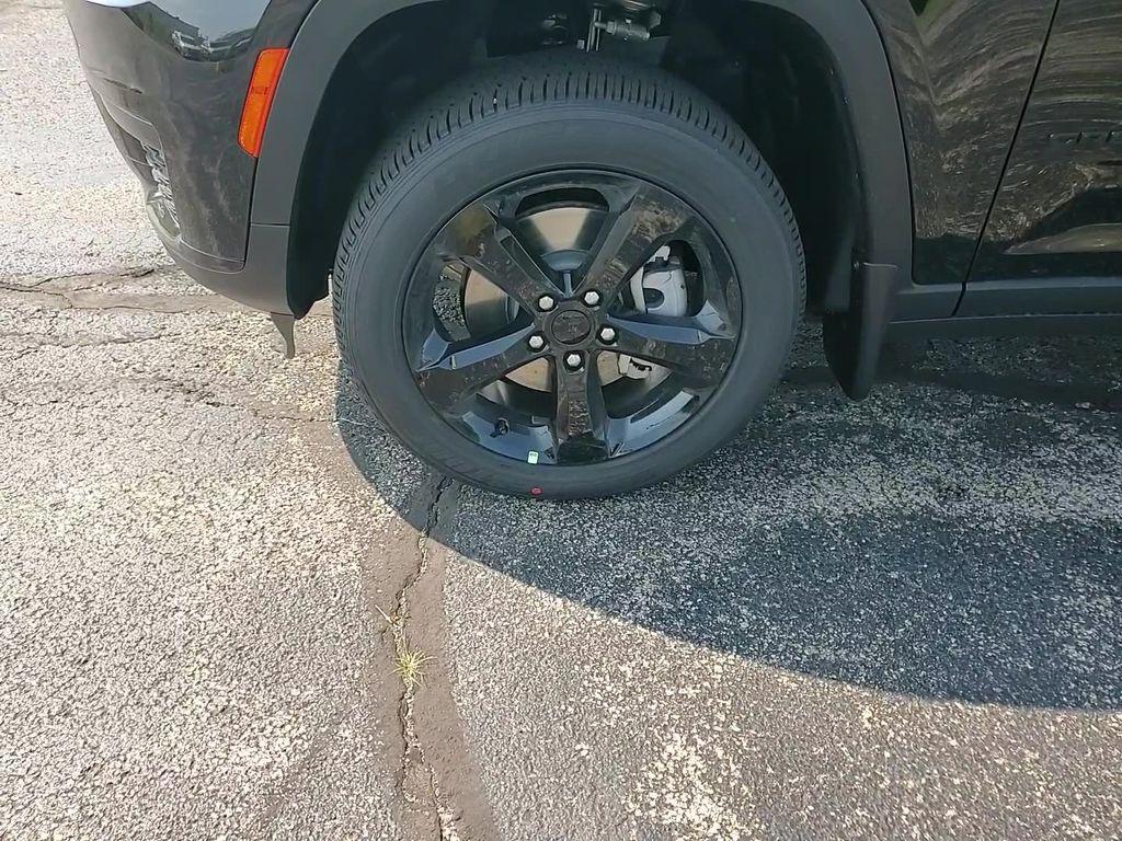 new 2025 Jeep Grand Cherokee L car, priced at $43,220