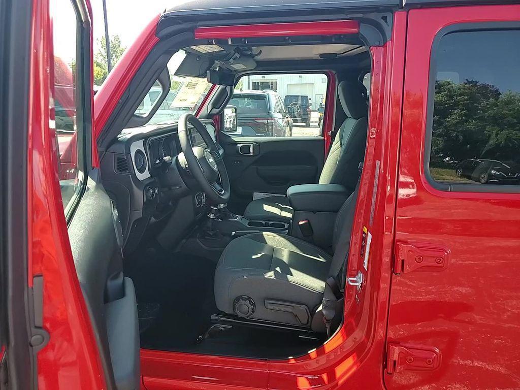 new 2025 Jeep Gladiator car, priced at $53,850