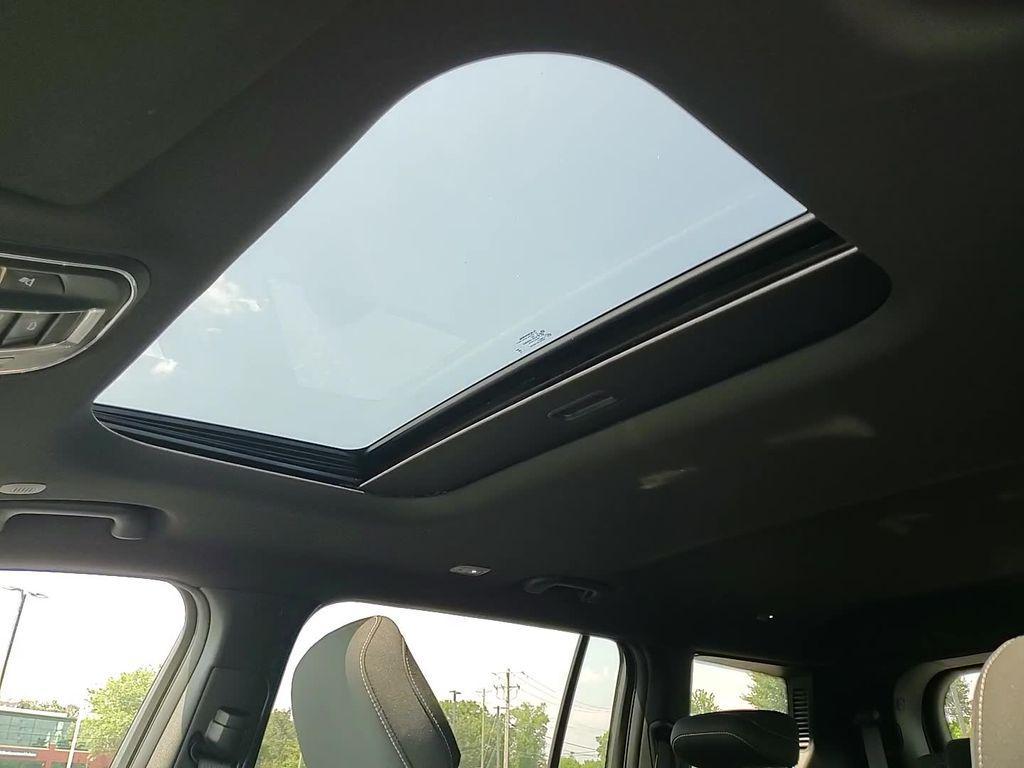 new 2025 Jeep Grand Cherokee L car, priced at $38,293