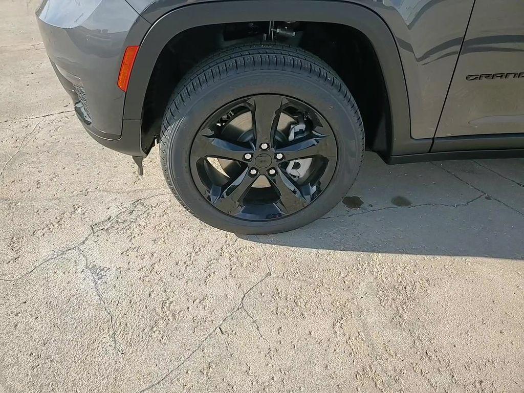 new 2025 Jeep Grand Cherokee L car, priced at $46,852