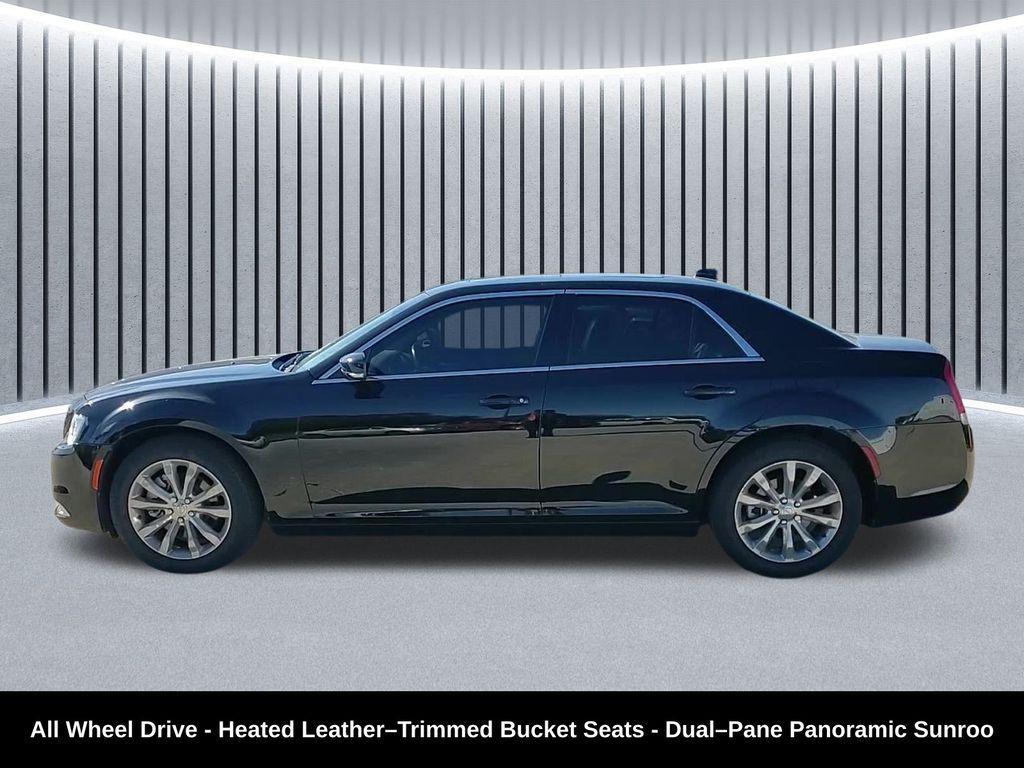 used 2021 Chrysler 300 car, priced at $26,495