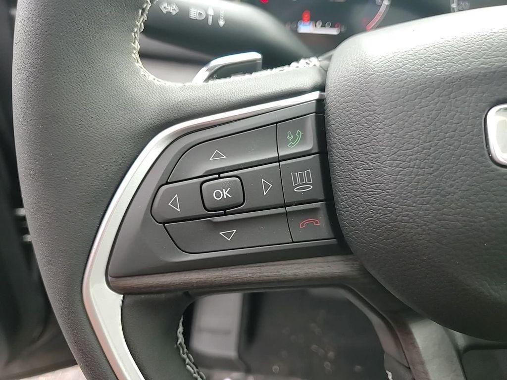 new 2025 Jeep Grand Cherokee car, priced at $45,392