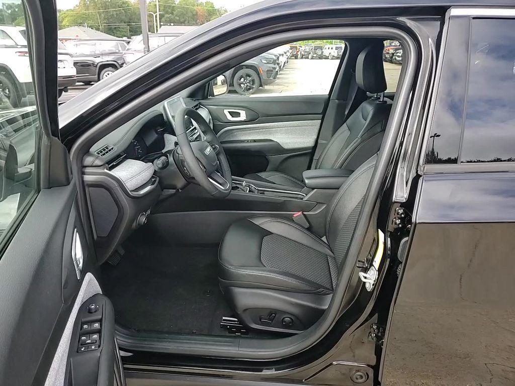 new 2025 Jeep Compass car, priced at $24,732