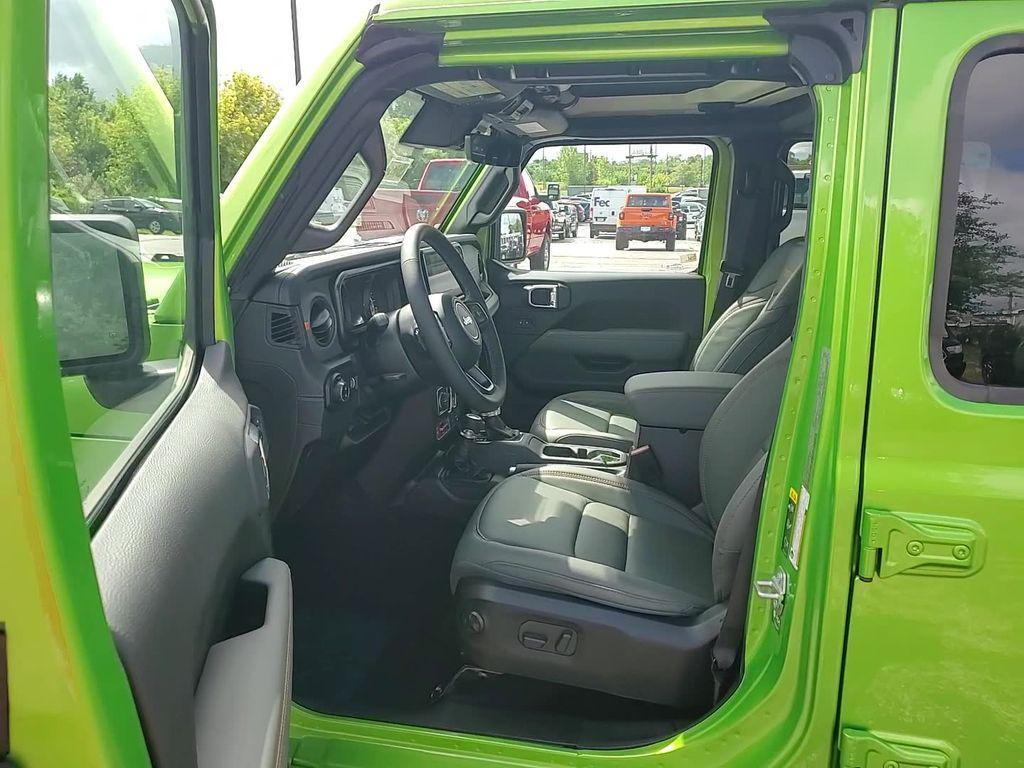 new 2025 Jeep Gladiator car, priced at $56,643