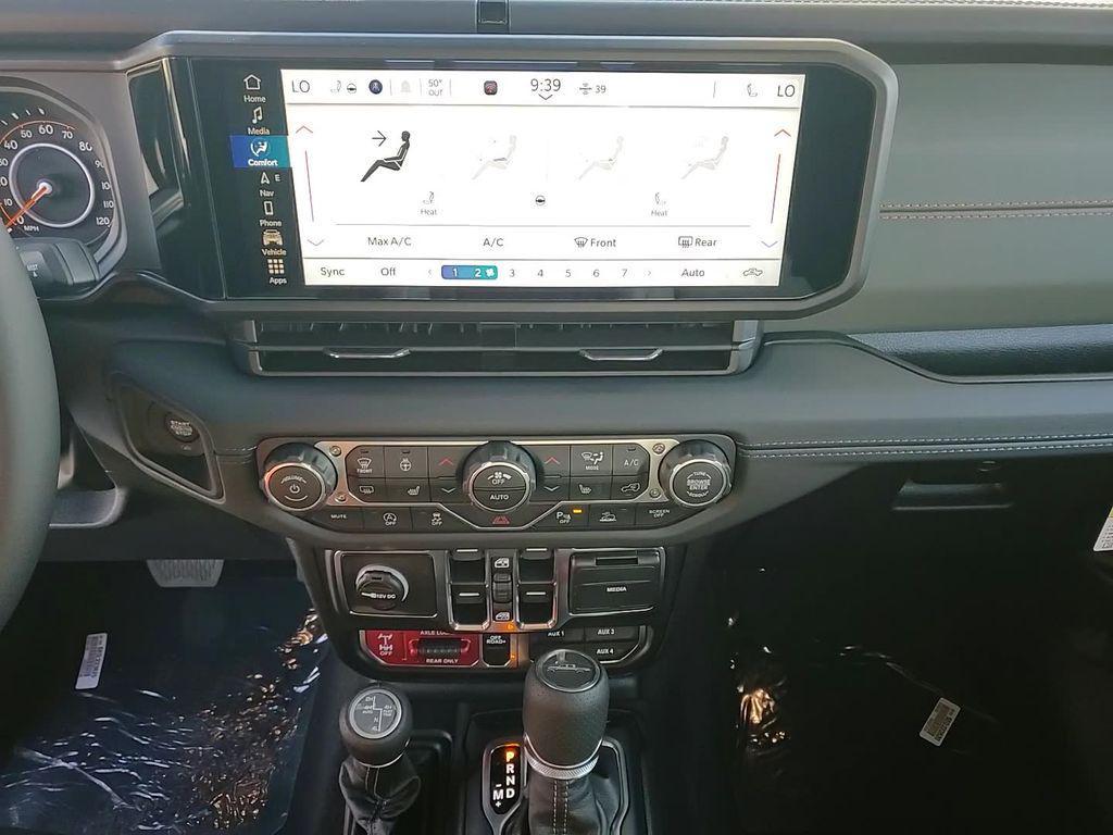 new 2025 Jeep Gladiator car