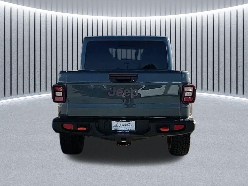 new 2025 Jeep Gladiator car