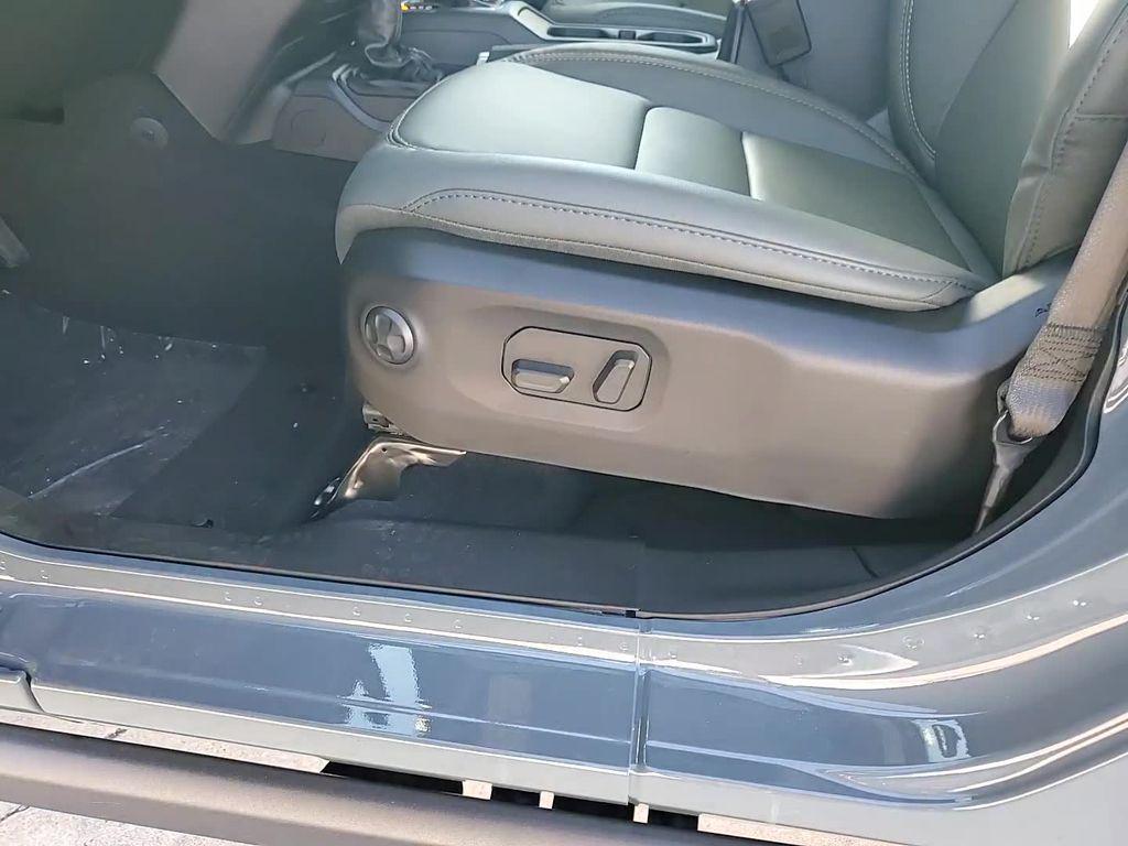 new 2025 Jeep Gladiator car