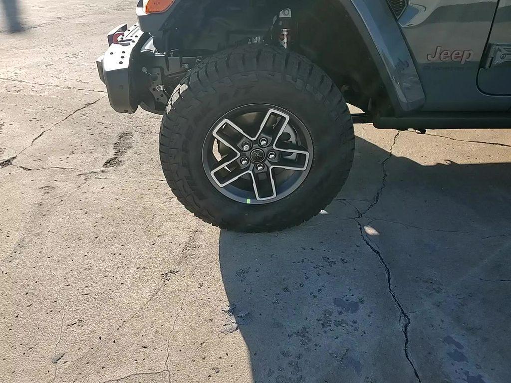 new 2025 Jeep Gladiator car