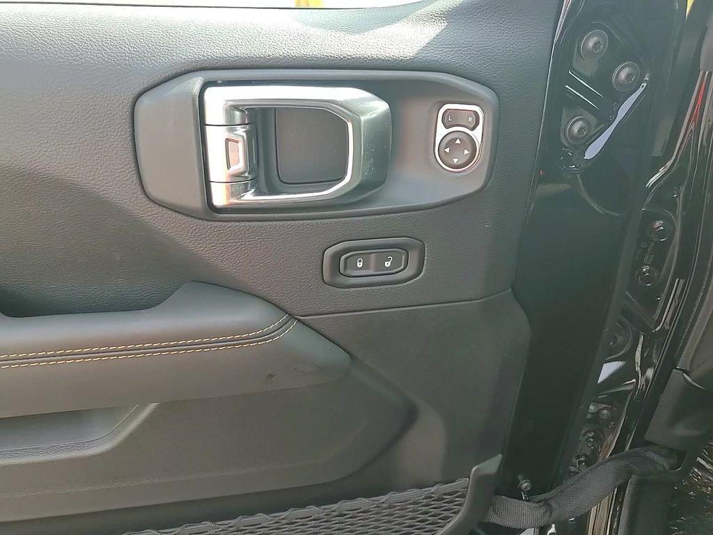 new 2025 Jeep Wrangler car, priced at $52,243