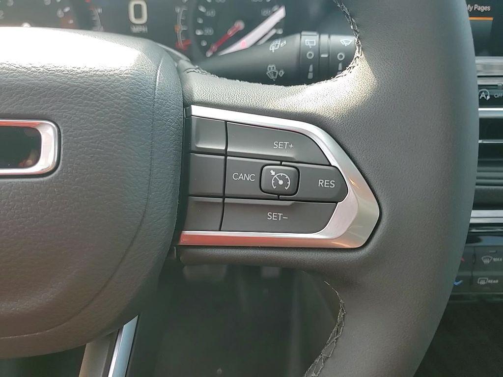 new 2025 Jeep Compass car, priced at $35,996