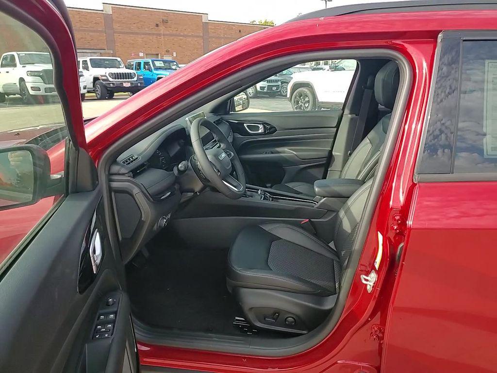 new 2025 Jeep Compass car, priced at $35,996