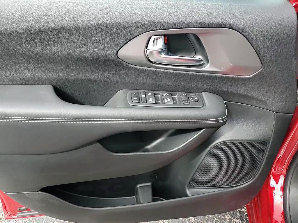 new 2025 Chrysler Voyager car, priced at $36,011