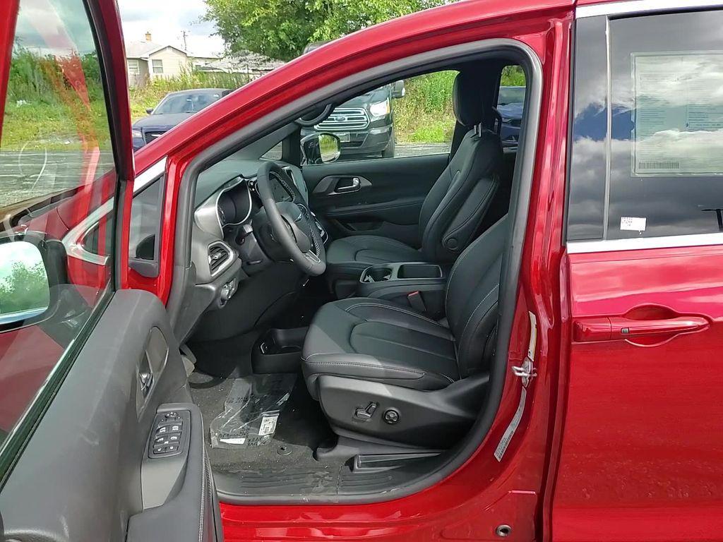 new 2025 Chrysler Voyager car, priced at $36,011
