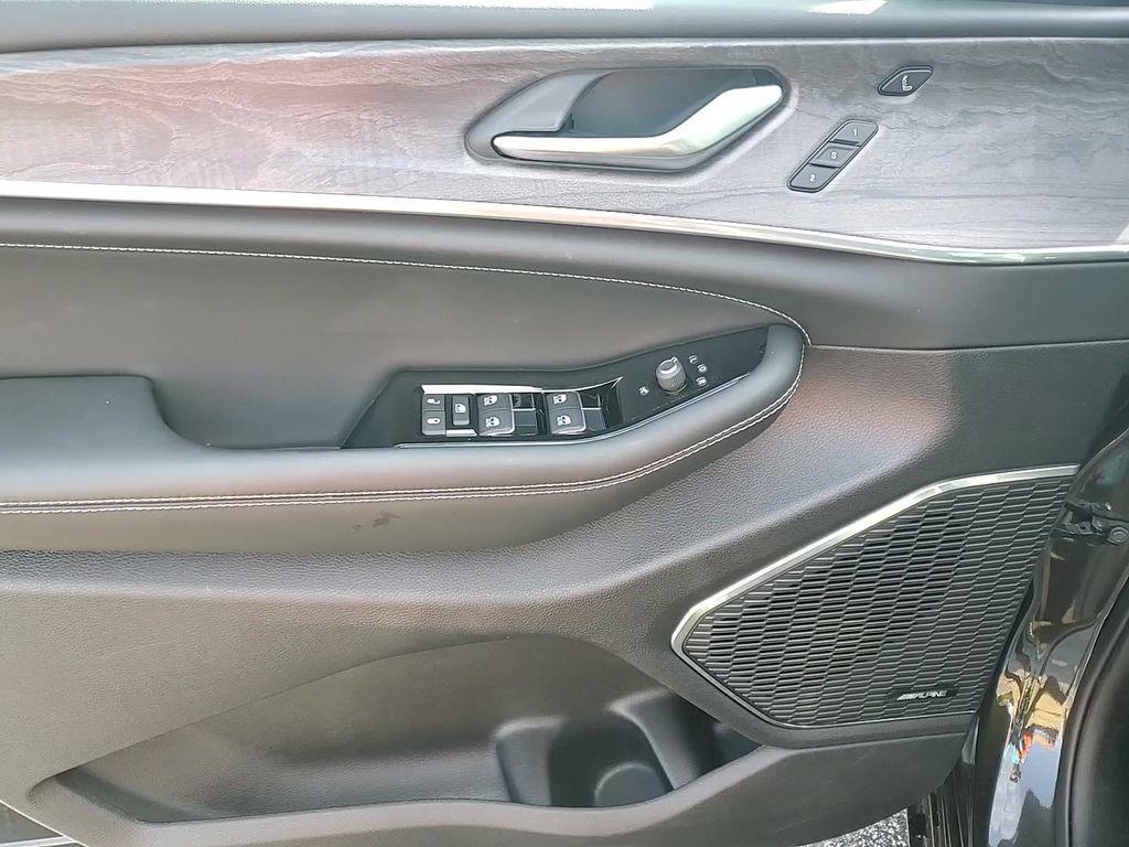 new 2025 Jeep Grand Cherokee L car, priced at $58,423