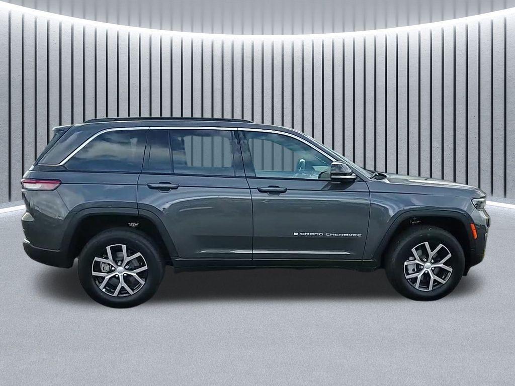 new 2025 Jeep Grand Cherokee car