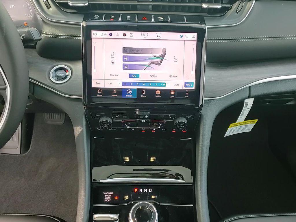 new 2025 Jeep Grand Cherokee car