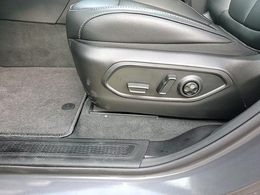 new 2025 Jeep Grand Cherokee car