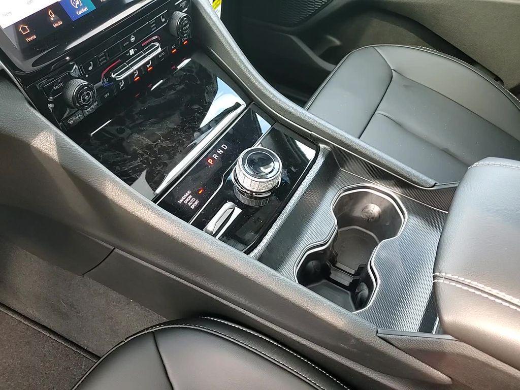 new 2025 Jeep Grand Cherokee car