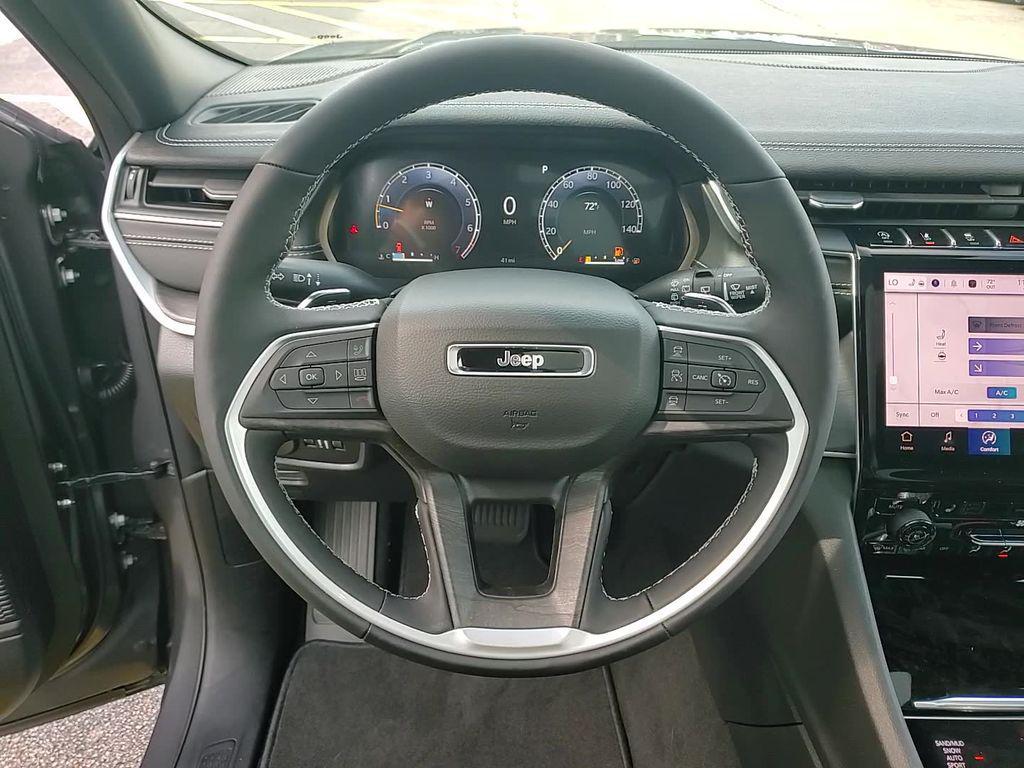 new 2025 Jeep Grand Cherokee car