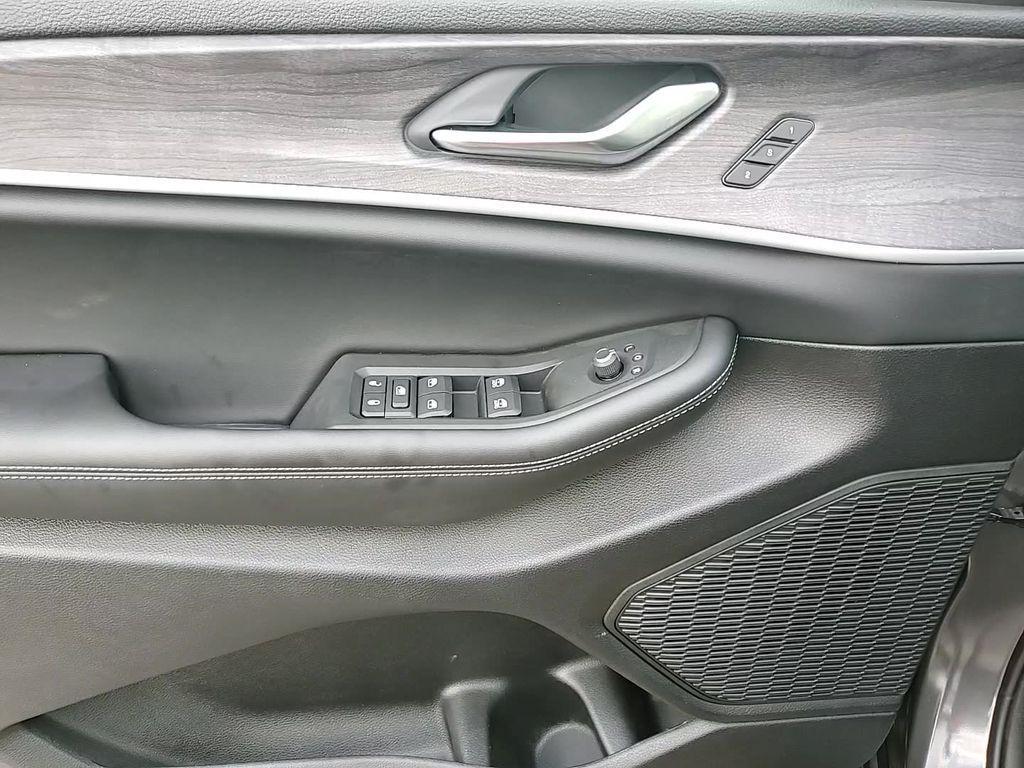 new 2025 Jeep Grand Cherokee car