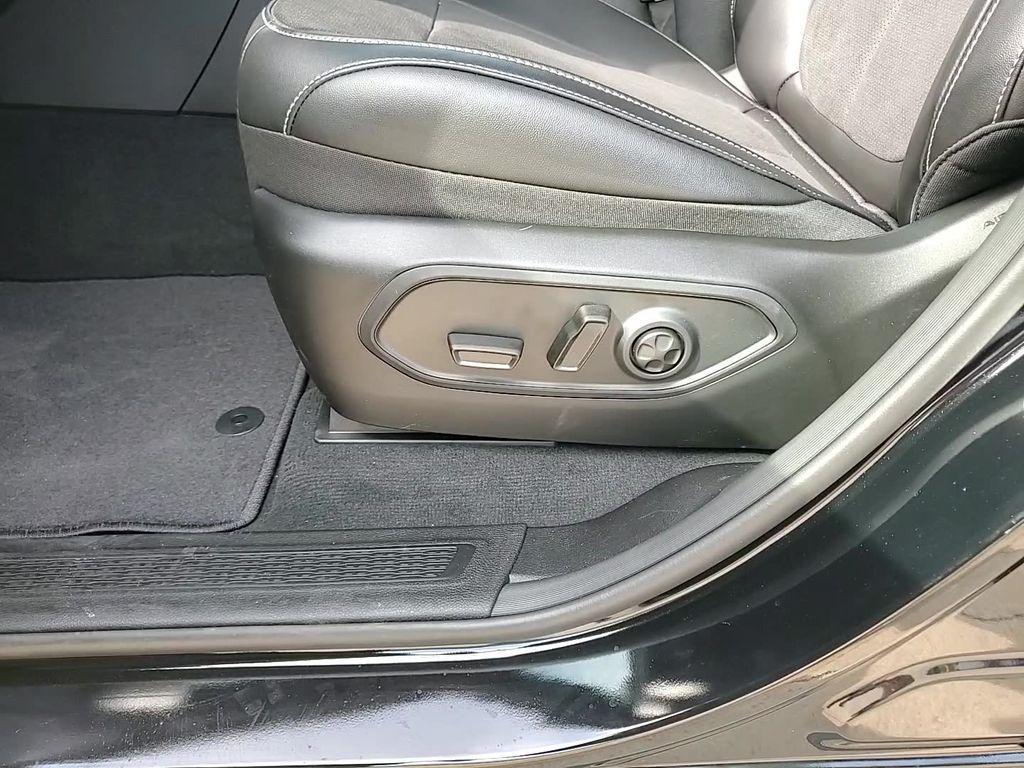 new 2025 Jeep Grand Cherokee car, priced at $39,807