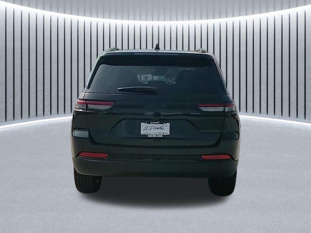 new 2025 Jeep Grand Cherokee car, priced at $39,807