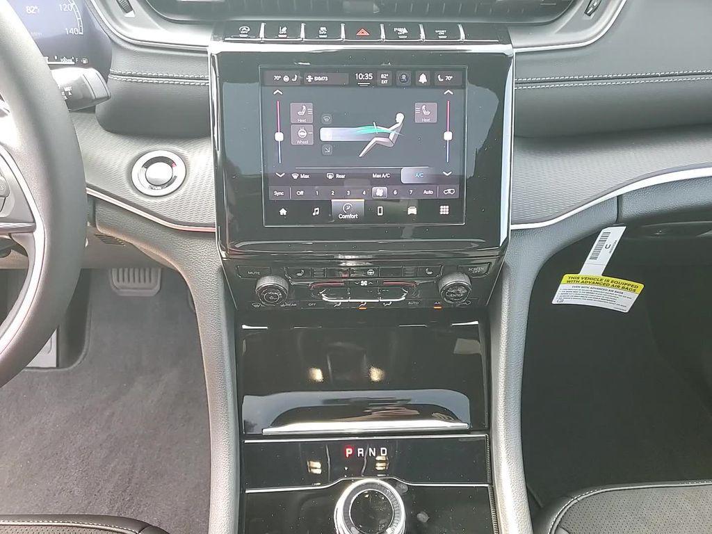 new 2025 Jeep Grand Cherokee car, priced at $39,807