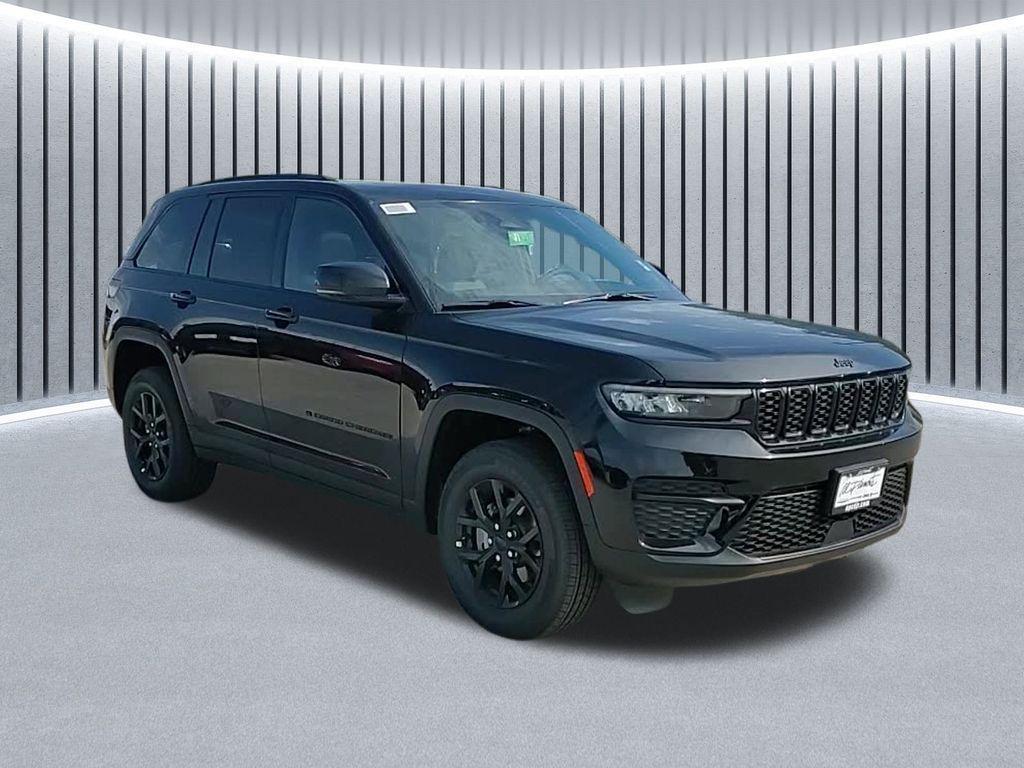 new 2025 Jeep Grand Cherokee car, priced at $39,807