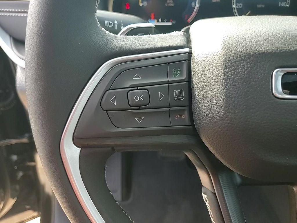 new 2025 Jeep Grand Cherokee car, priced at $39,807