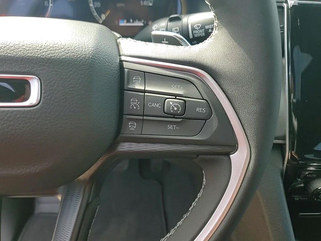 new 2025 Jeep Grand Cherokee car, priced at $39,807