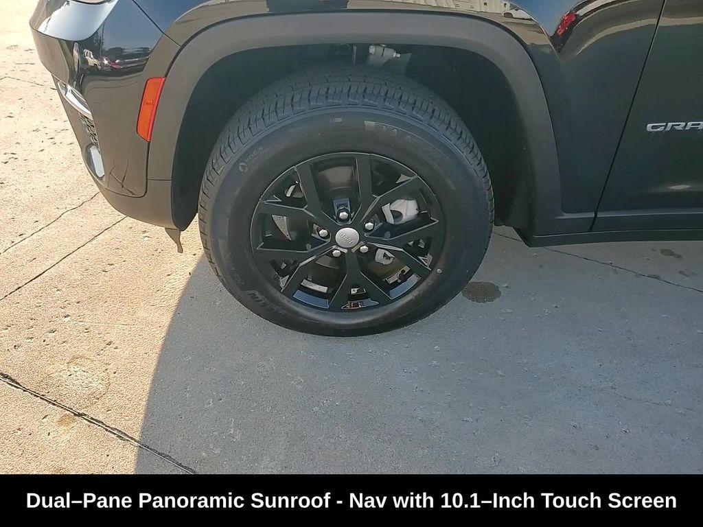 used 2022 Jeep Grand Cherokee car, priced at $29,995