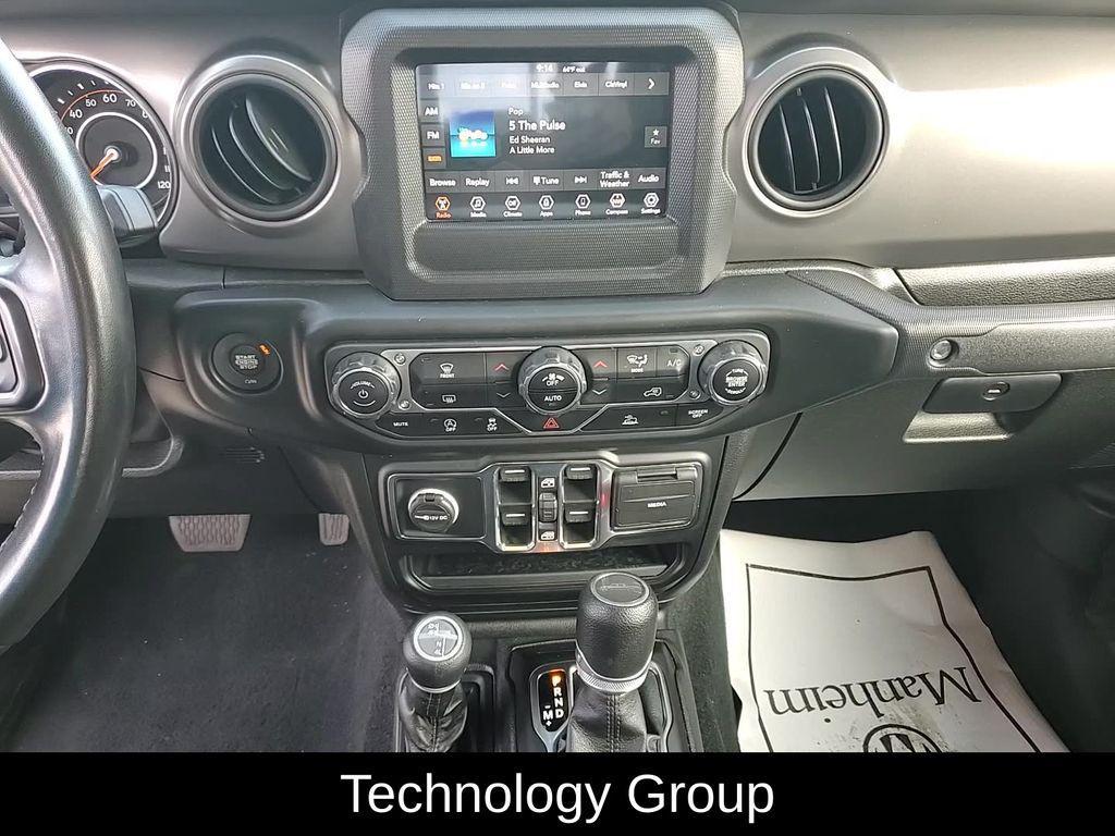 used 2022 Jeep Gladiator car, priced at $30,403