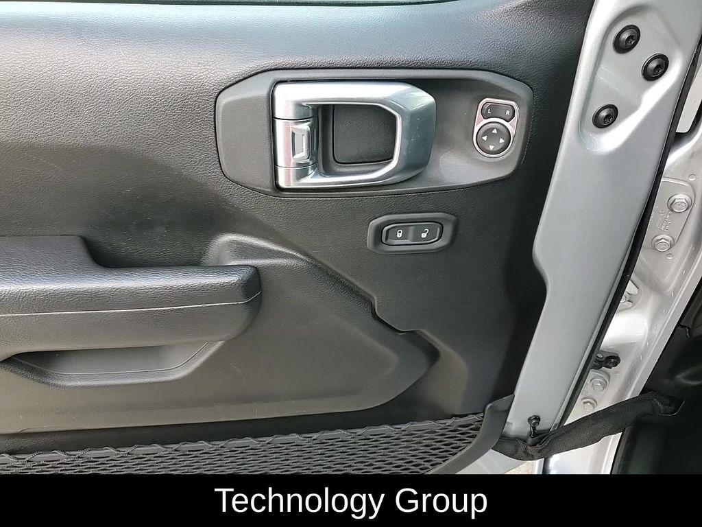 used 2022 Jeep Gladiator car, priced at $30,403