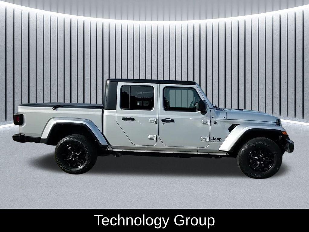 used 2022 Jeep Gladiator car, priced at $30,403
