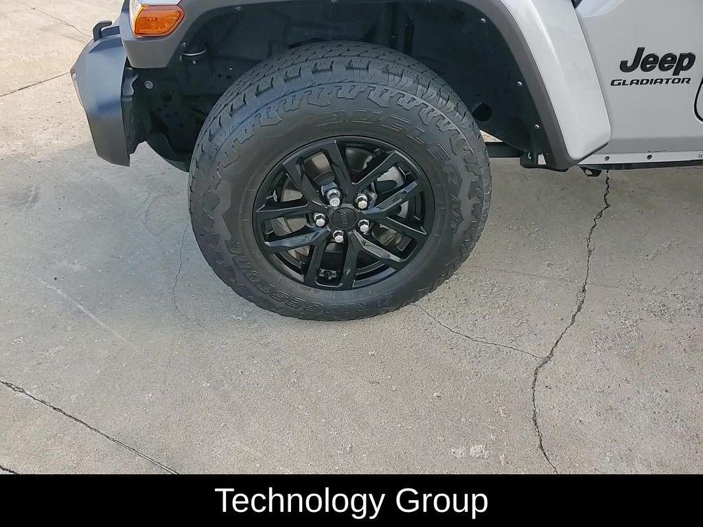 used 2022 Jeep Gladiator car, priced at $30,403