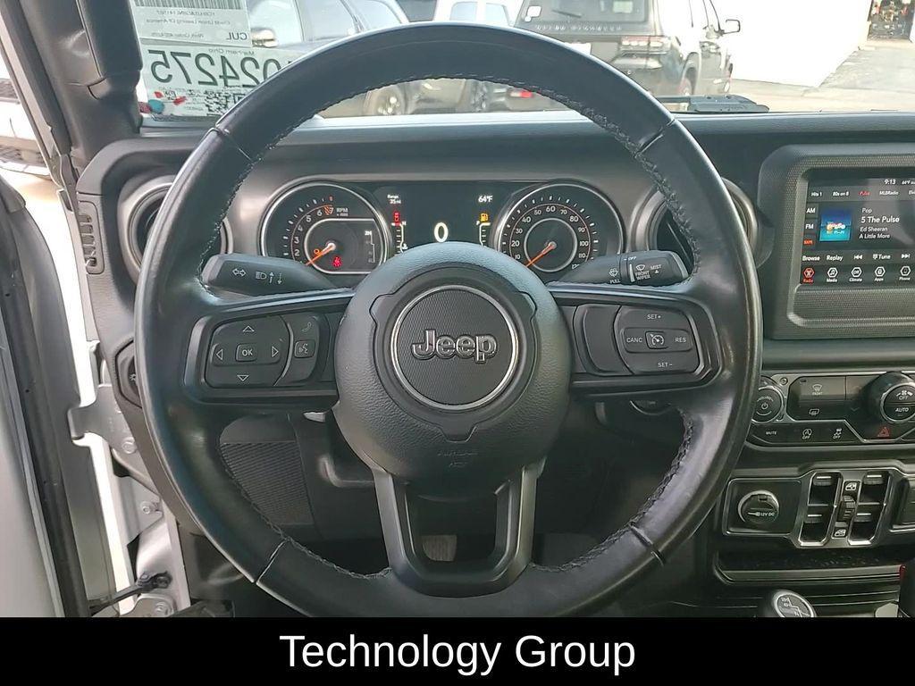 used 2022 Jeep Gladiator car, priced at $30,403