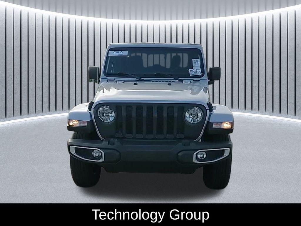 used 2022 Jeep Gladiator car, priced at $30,403