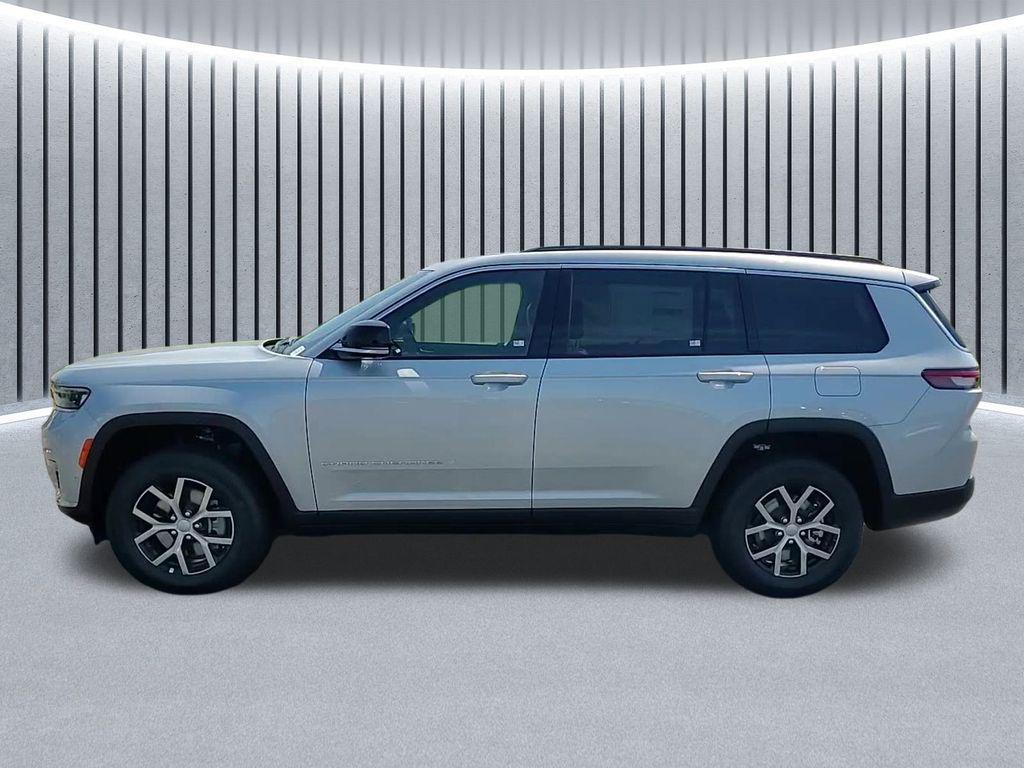 new 2025 Jeep Grand Cherokee L car, priced at $47,032