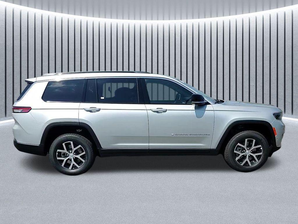 new 2025 Jeep Grand Cherokee L car, priced at $47,032