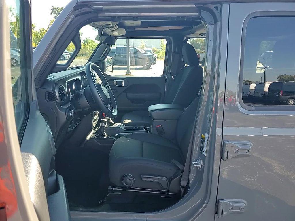 used 2022 Jeep Wrangler Unlimited car, priced at $37,995