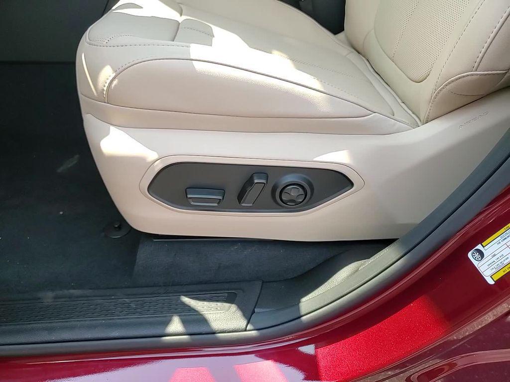 new 2025 Jeep Grand Cherokee L car, priced at $47,032