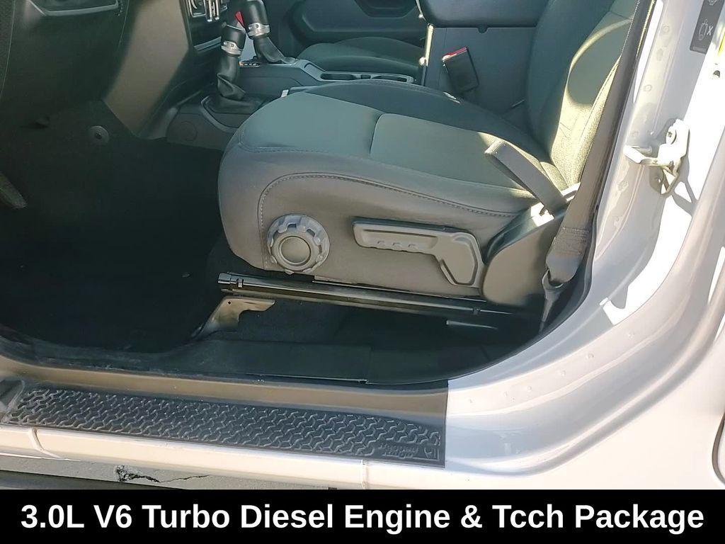 used 2021 Jeep Wrangler Unlimited car, priced at $27,688